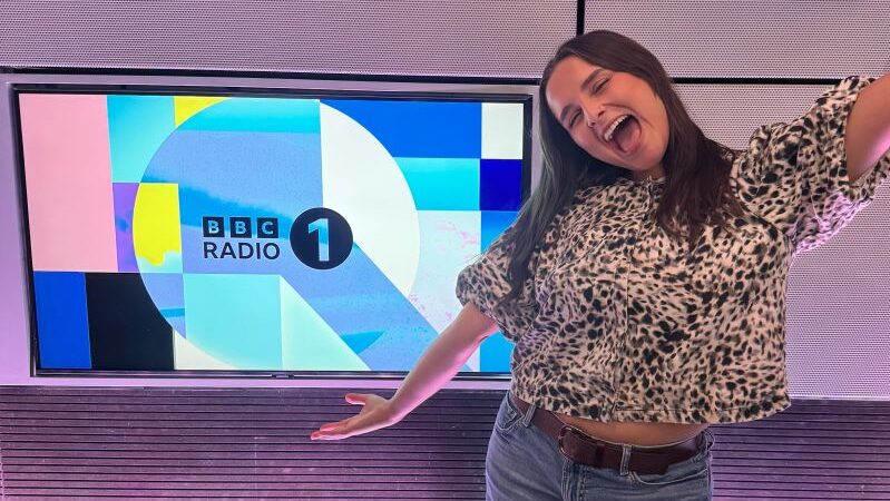 Bobbi Bunker admits wardrobe mishap at big meeting Bobbi Bunker admits wardrobe mishap at big meeting