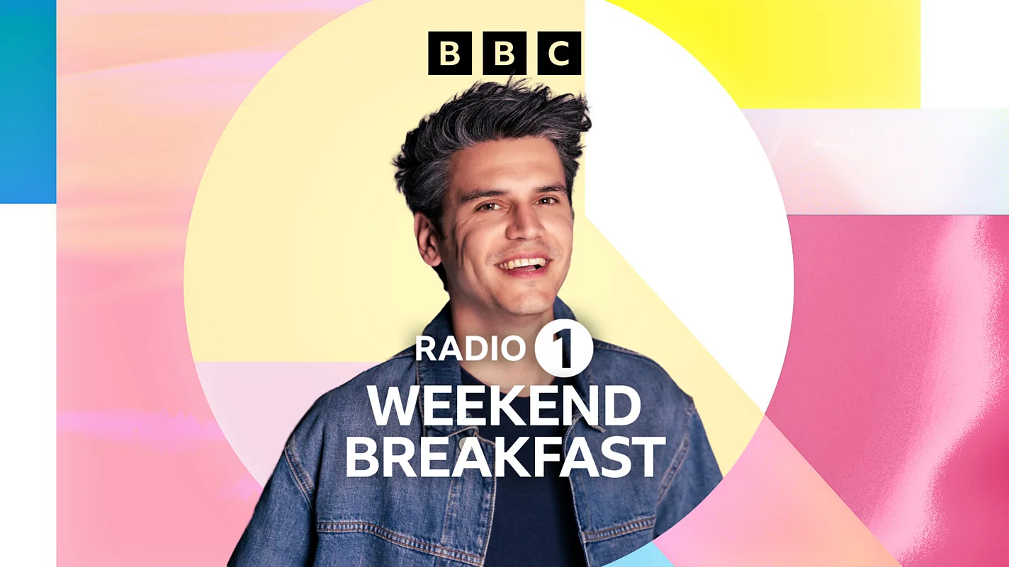 Emil Franchi turns “flight attendant chaos” into a running theme on Weekend Breakfast